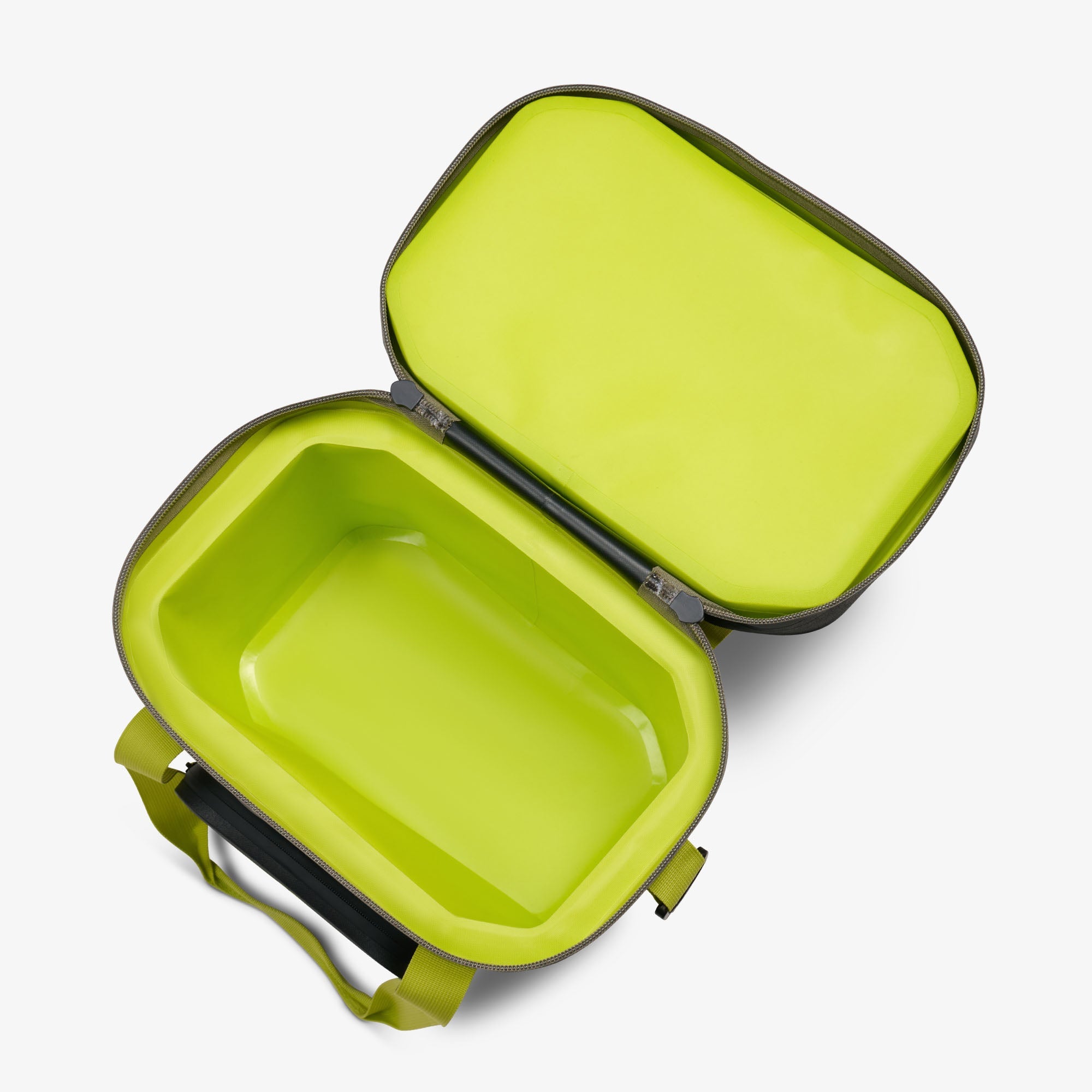 Trailmate® 18-Can Cooler Bag V3 - Jet Carbon - Open View